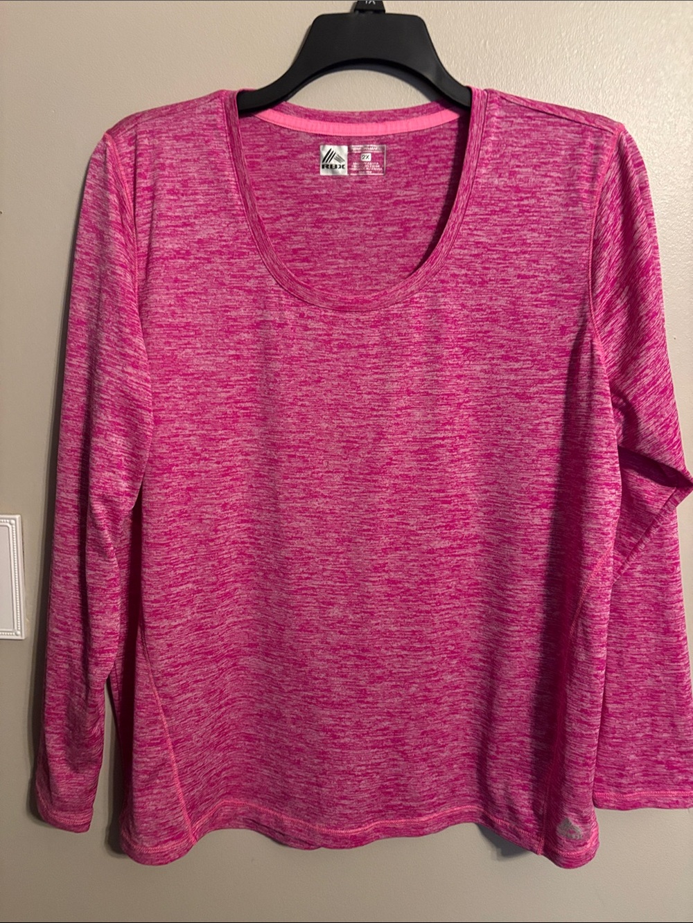 RBX Women's Heathered Hot Pink Long Sleeve Scoop Neck Tee